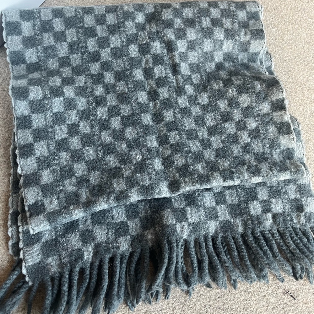 FENDI Checkerboard grey wool scarf